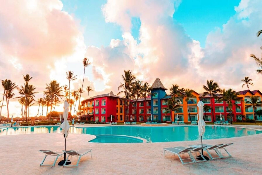 1. Tropical Deluxe Princess Beach Resort & Spa