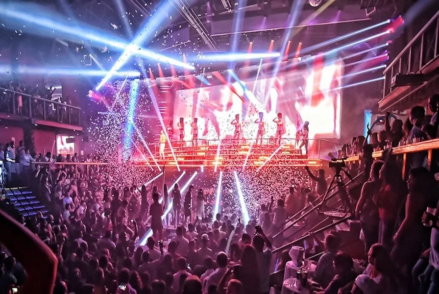 2. Enjoy the Nightlife at Local Bars and Clubs