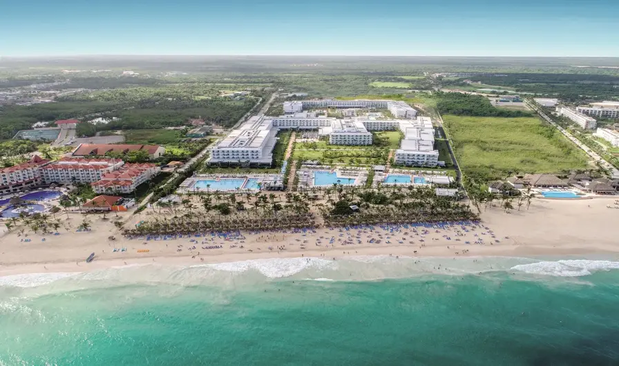 1. Riu República - The Ultimate Party Hub