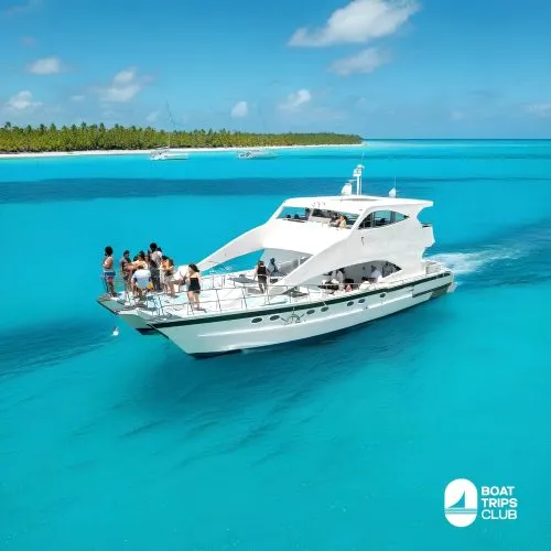 1 - Happy guests enjoy and fun on our catamaran Punta Cana isla saona tour