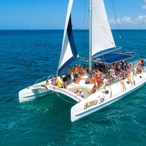 12 - Happy group of guests having alot of fun on our Isla Soana catamaran tour