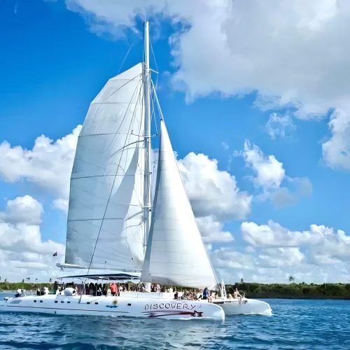 shared isla saona catamaran tours